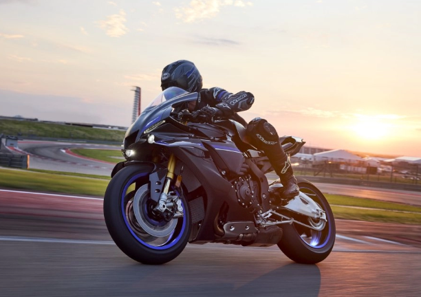 Yamaha YZF-R1M